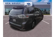 $19085 : Toyota Sienna 2017 SE 8-Pass thumbnail