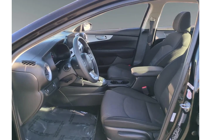 Kia Forte 2024 image 9