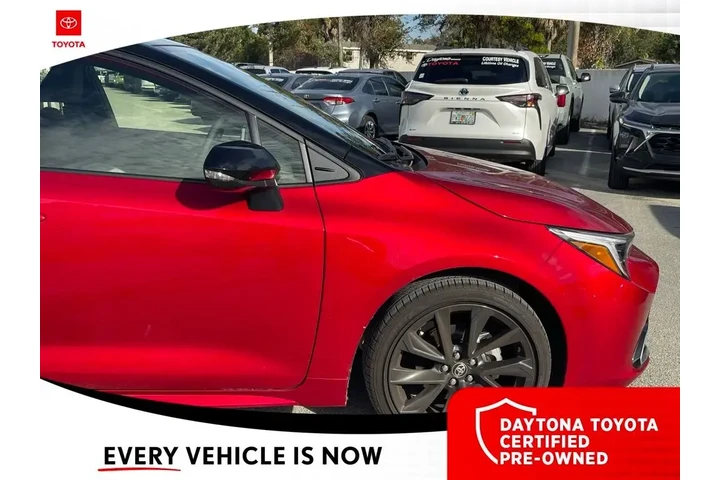 $27000 : Toyota Corolla Hatchback 202 image 9