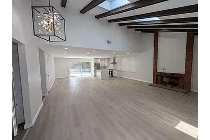 $2500 : 3bedroom available for rent image 2