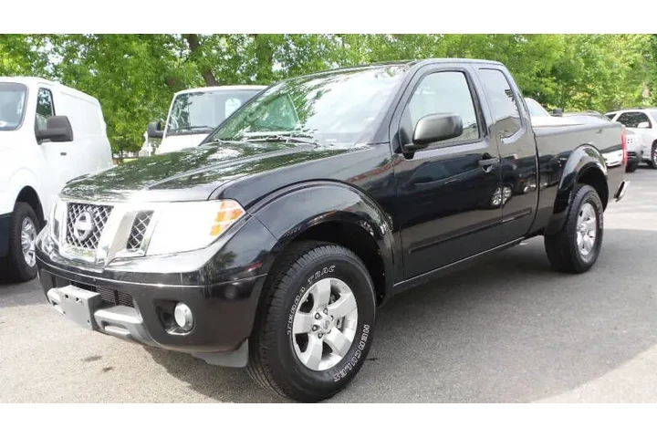 $11900 : 2012 Frontier SV V6 image 1