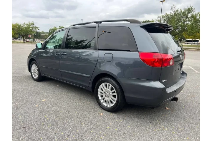 $8500 : 2009 Sienna XLE image 7