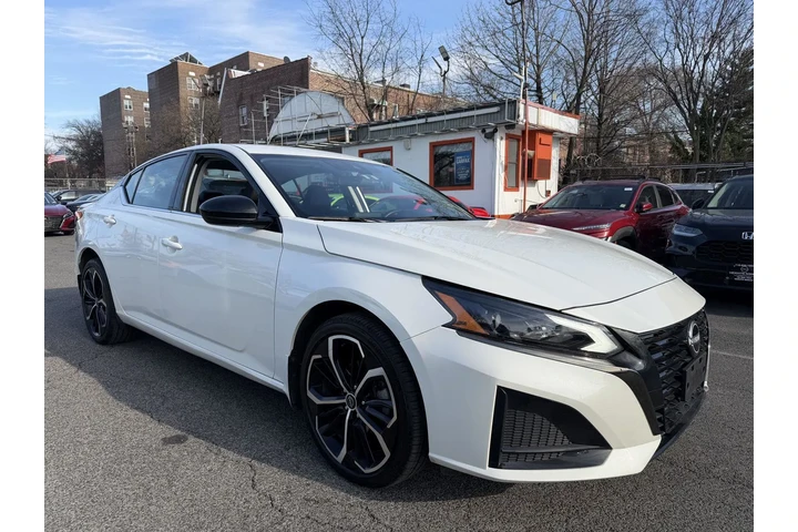 $23190 : Nissan Altima 2024 AWD 2.5 S image 1
