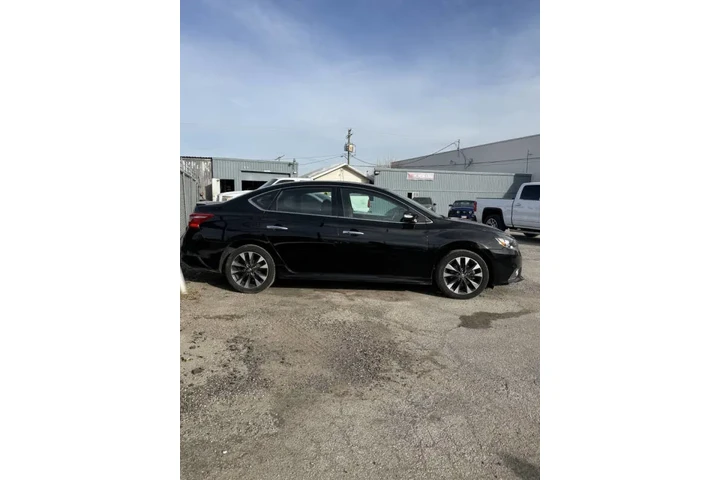 $9995 : 2017 Sentra SR image 4