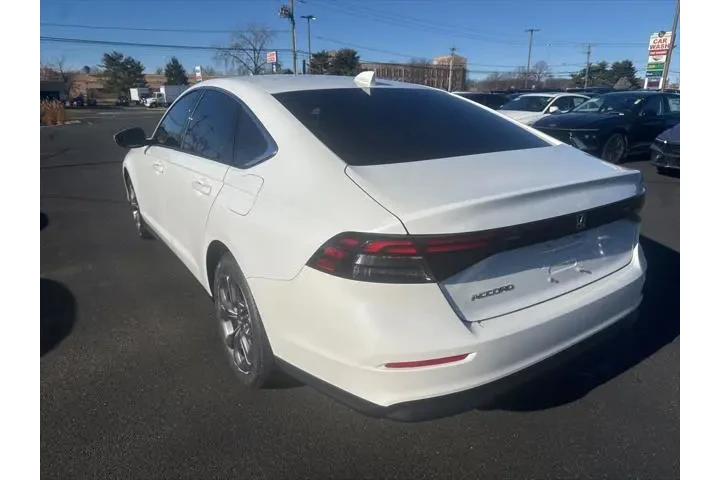 $23495 : Honda Accord 2023 EX 4dr Sed image 3