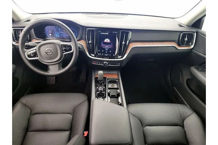 $38998 : Volvo V60 Cross Country 2025 image 9
