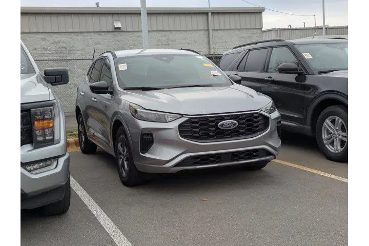 $25998 : Ford Escape Hybrid 2023 ST-L image 2