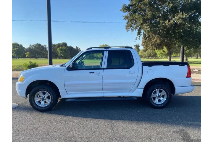 $10750 : 2005 Explorer Sport Trac XLT image 5