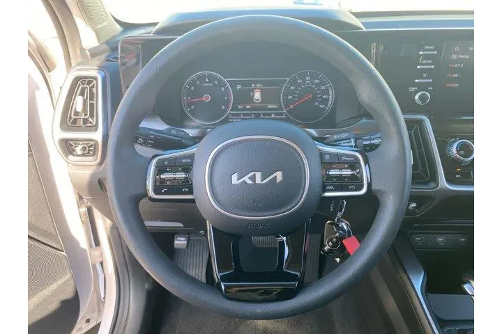 Kia Sorento 2022 LX 4dr SUV image 9