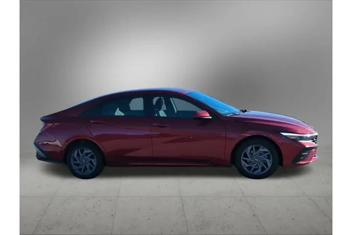 $17370 : Hyundai ELANTRA 2024 SEL 4dr image 7
