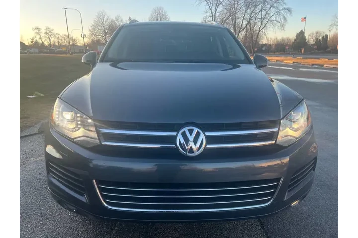 $11997 : 2014 Touareg V6 Sport image 3