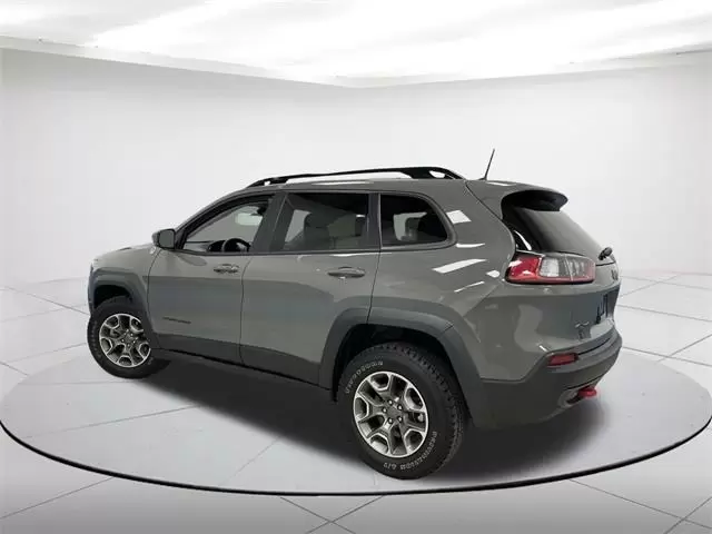 $27499 : Pre-Owned 2022 Cherokee Trail image 3