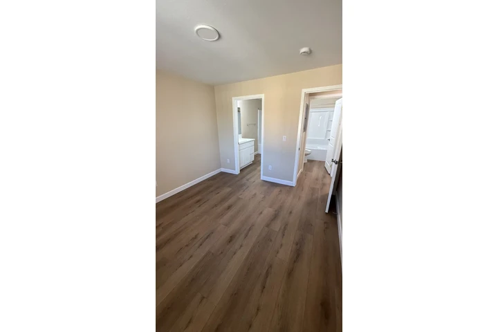 $2145 : BRAND NEW 2 BD/2BTH APARTMENT image 3