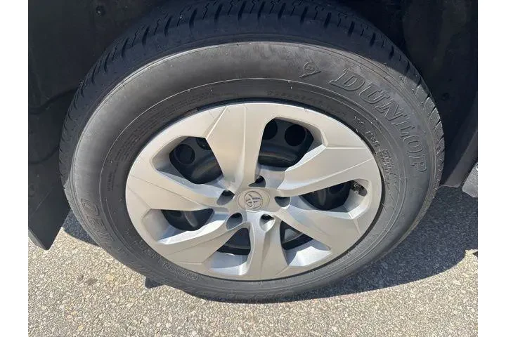 $29124 : Toyota RAV4 2023 AWD LE 4dr image 5