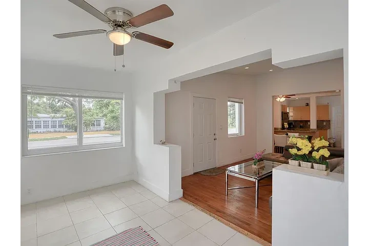 $1645 : North Miami 3 Bed & 2 Bath image 5