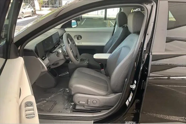 $33487 : Hyundai IONIQ 5 2025 SEL 4dr image 7