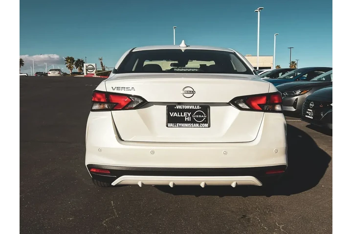 $18997 : Nissan Versa 2025 SV 4dr Sed image 6