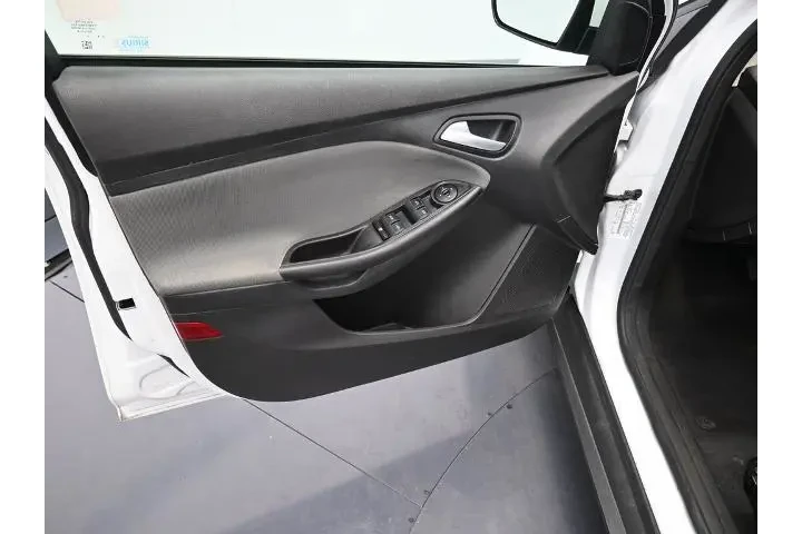 $8500 : Ford Focus 2014 SE 4dr Hatch image 9