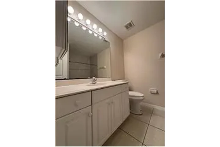 $2150 : Rental property with 3 bedro image 7