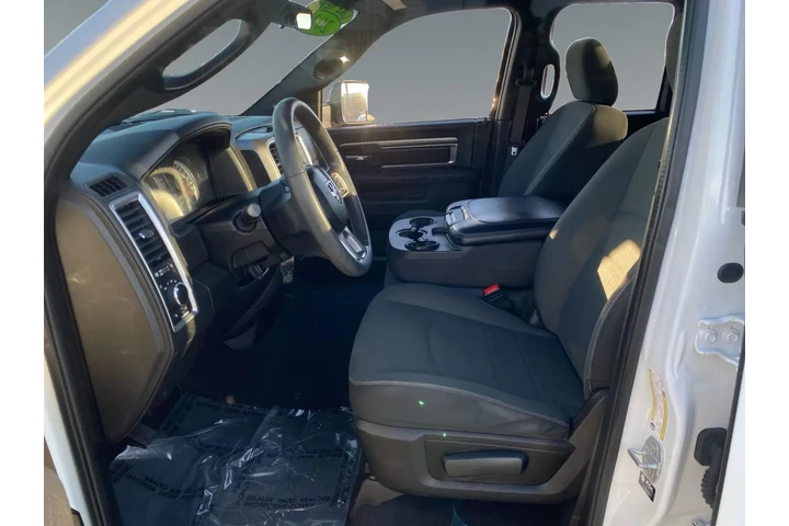 $30561 : Ram 1500 Classic 2021 image 9