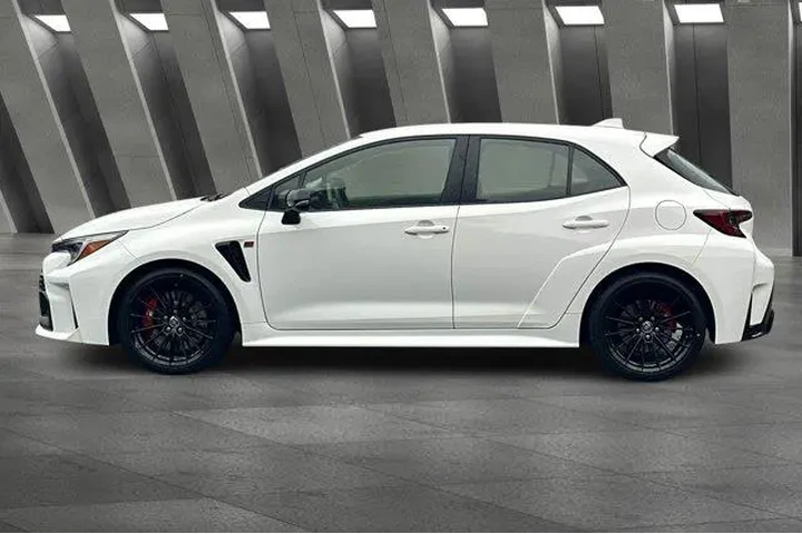 $34900 : Toyota GR Corolla 2024 AWD C image 10