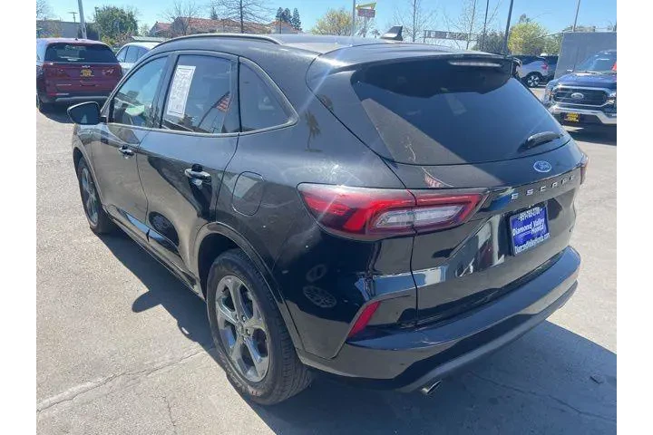 $24988 : Ford Escape 2023 AWD ST-Line image 10