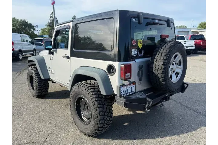 $13500 : Jeep Wrangler 2010 4x4 Sport image 2