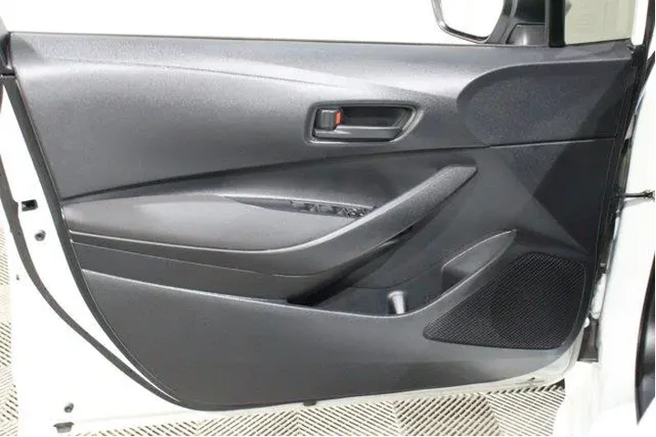 $24998 : Toyota Corolla Hybrid 2023 L image 6