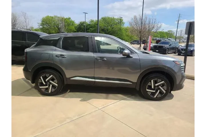 $23500 : Nissan Kicks 2025 SV 4dr Cro image 5