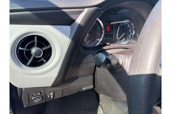 $17992 : Toyota Corolla 2018 SE 4dr S image 6