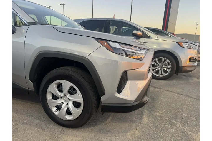 $27119 : Toyota RAV4 2024 LE 4dr SUV image 4