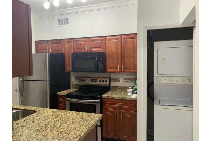 $2200 : Apto Remodelado con  /Laundry image 7