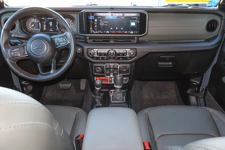 $45988 : 2024 Gladiator Mojave 4x4 image 9