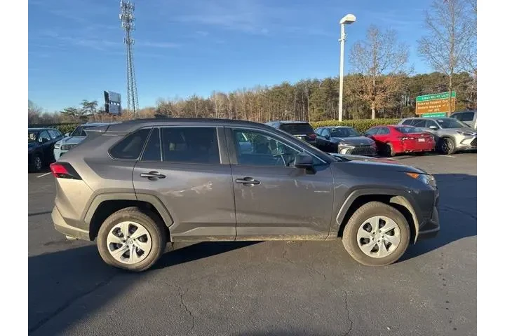 $22229 : Toyota RAV4 2019 LE 4dr SUV image 5