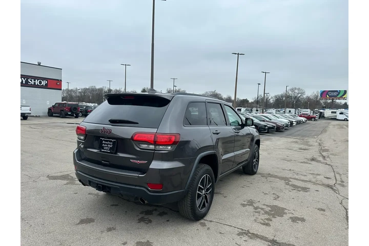 $14980 : 2017 Grand Cherokee Trailhawk image 2