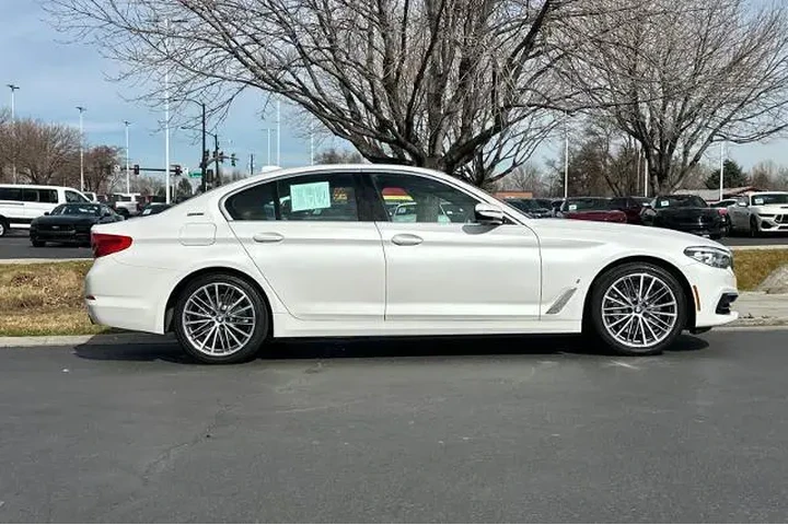 $19995 : BMW 5 Series 2019 530e iPerf image 8