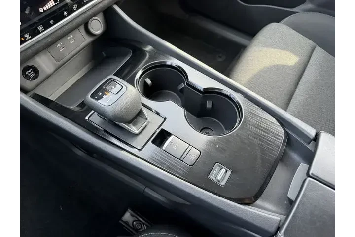 $21021 : Nissan Rogue 2025 SV 4dr Cro image 10