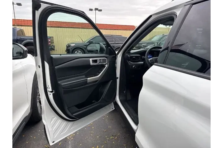 $27518 : Ford Explorer 2022 XLT 4dr S image 6