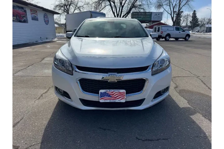 $9990 : 2015 Malibu LT image 4