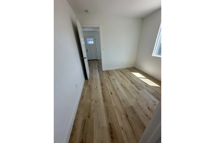 $1800 : Casa 1 REC con Estacionamento image 5