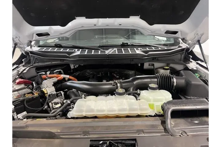 $35637 : Ford F-150 2024 4x4 XLT 4dr image 9