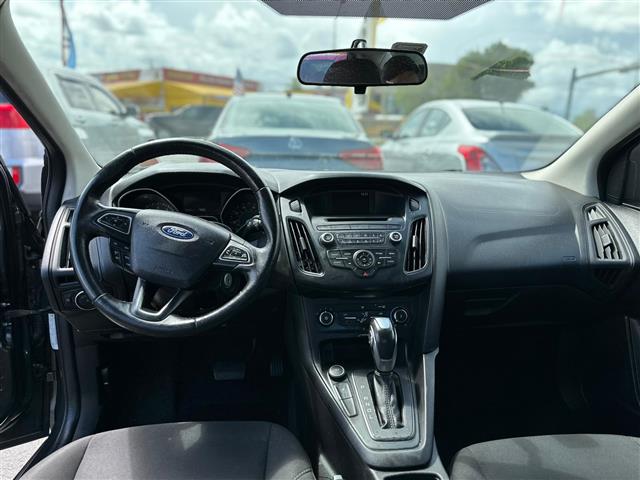 $9000 : 2016 Ford Focus image 3