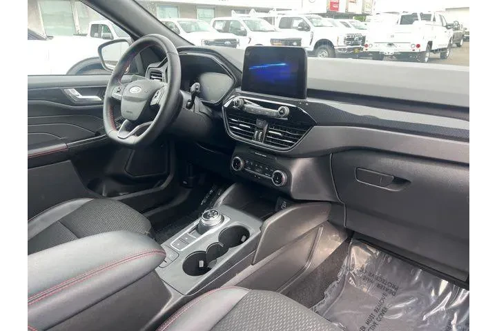 $31988 : Ford Escape 2025 AWD ST-Line image 7