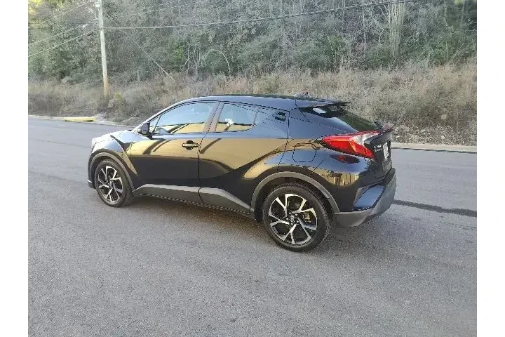 $15999 : Toyota C-HR 2018 XLE 4dr Cro image 4