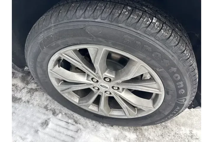 $27738 : Ford Explorer 2022 AWD XLT 4 image 4