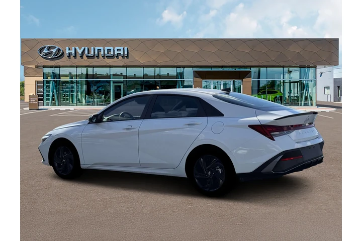 $27920 : Hyundai ELANTRA Hybrid 2026 image 4