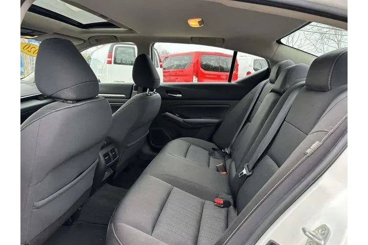 $14995 : Nissan Altima 2020 2.5 SV 4d image 9