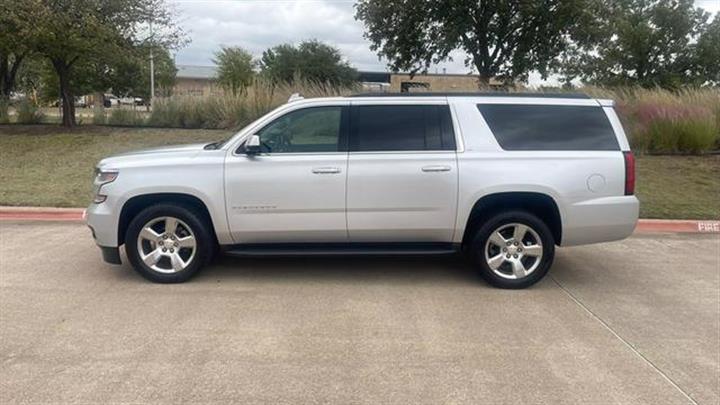 $15950 : 2016 CHEVROLET SUBURBAN2016 C image 4