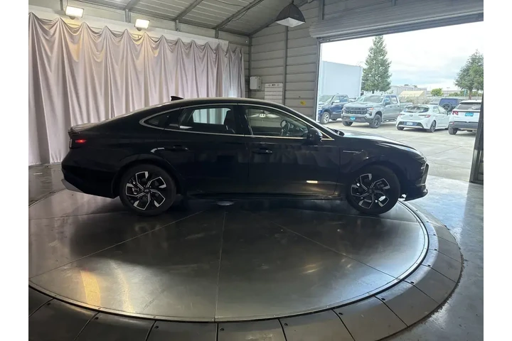 $21084 : Hyundai SONATA 2024 SEL 4dr image 4