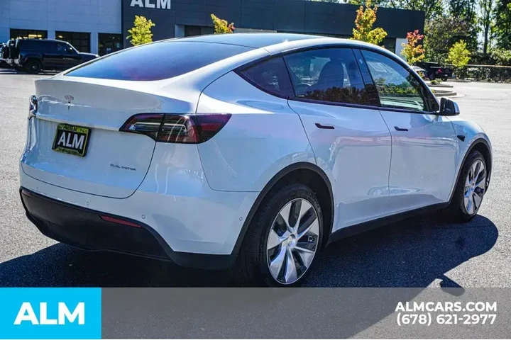 $31920 : Tesla Model Y 2022 AWD Long image 6